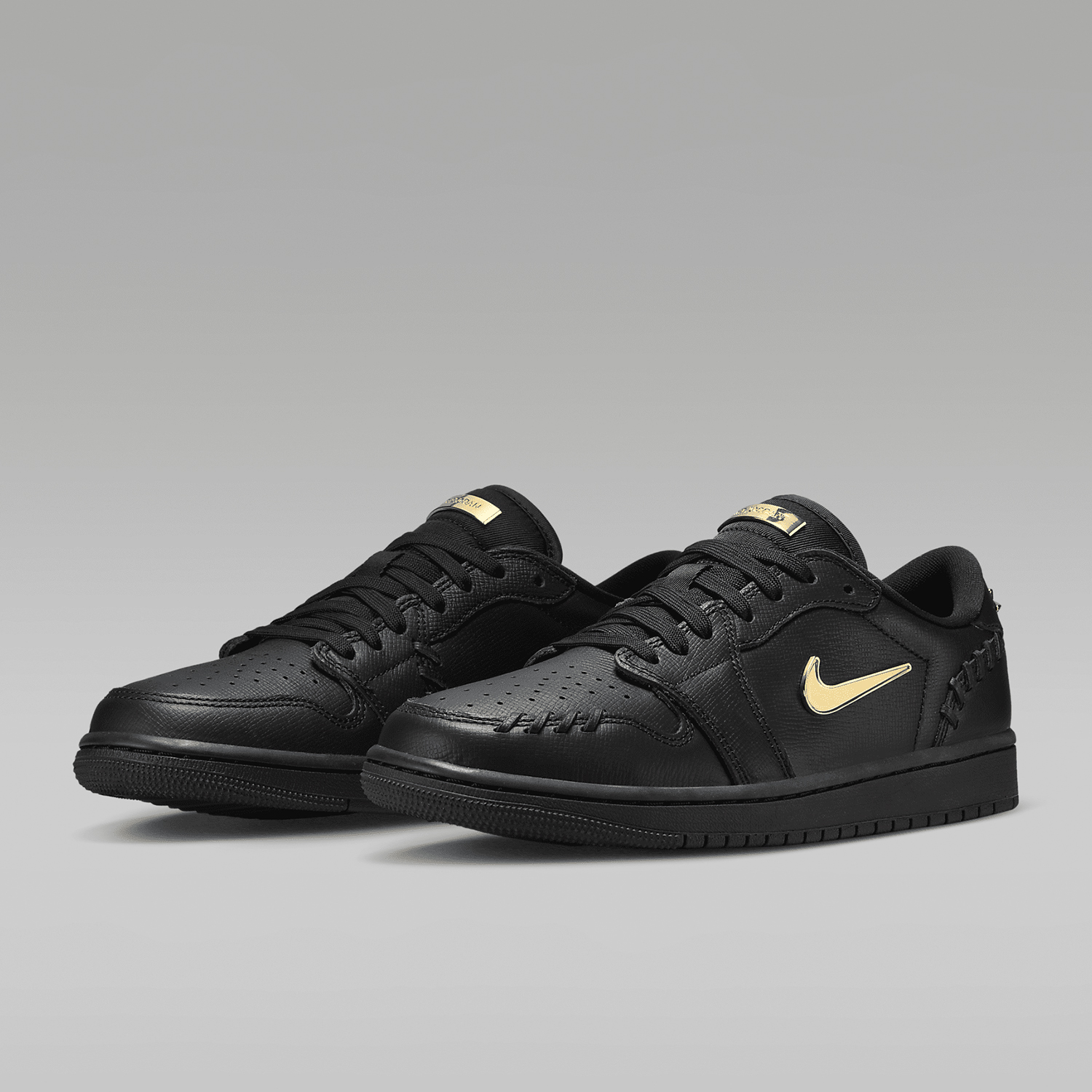 Nike Authentic Air Jordan 1 Wo - Women'S Shoes Nike Jordan のレビューと価格