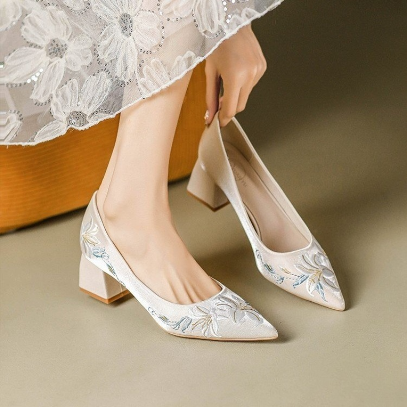 Spring Red Wedding Shoes Embro - Women'S Shoes Naturalizer のレビューと価格