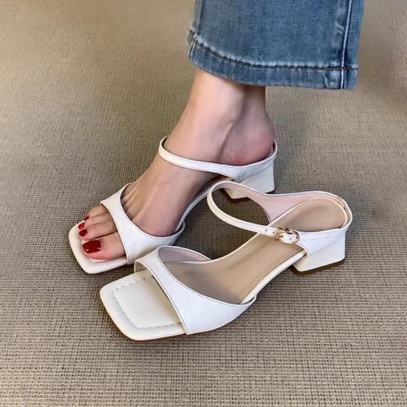 Wide Simple Flip Slippers 2025 - Wide Fit Heels のレビューと価格